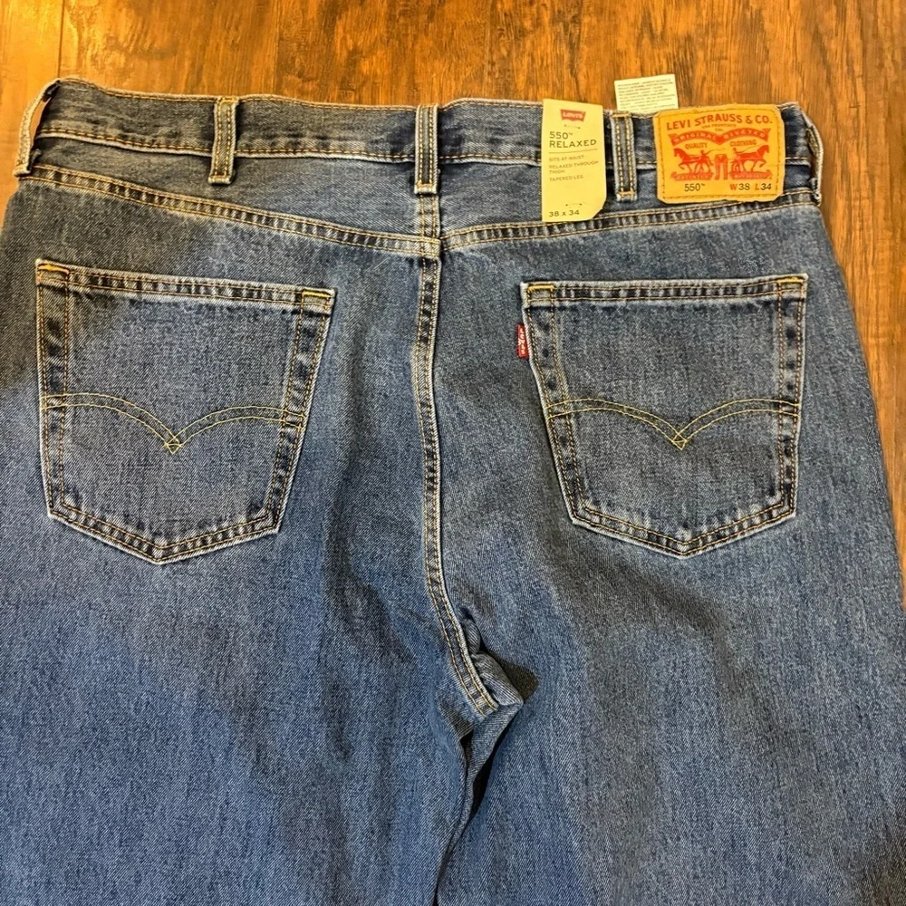 NWT Levi’s 550 Relaxed Fit Jeans Men’s 38x34 – Classic Blue